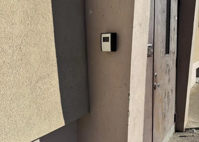 Dikol Two-room Apartment-self Check-in & Free Parking Near Center *